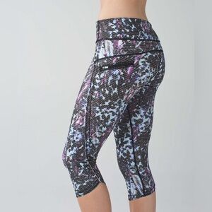 Lululemon Run: Top Speed Crop Floral Sport Tranquil Blue Multi / Black